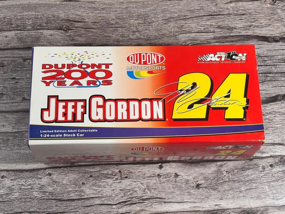 Action 2002 Monte Carlo #24 Jeff Gordon Dupont 200th Anniversary Diecast 1:24